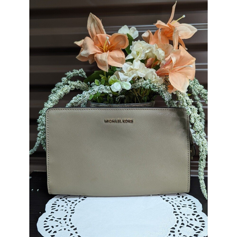 Michael Kors Beige Saffiano Leather Double Gusset Clutch Wallet Purse‎